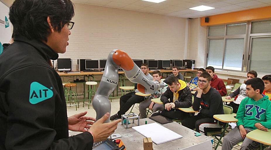 Kuka abrirá en Porto do Molle un centro de formación en robótica