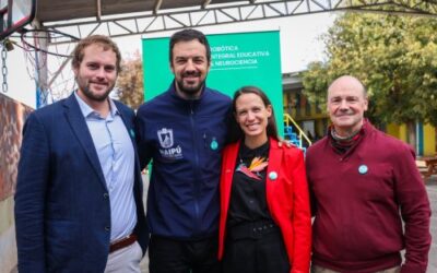 Fundación Mustakis, NeuroUC y Fundación Kiri lanzaron programa escolar de robótica en Maipú