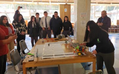 Alumnos de enseñanza media de Valdivia y La Unión participan en un workshop de robótica en la UACh