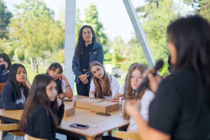 Sweden Innovation Days 2024: Tetra Pak participó en Taller de Robótica para niñas de enseñanza básica: “Ciencia y Tecnología para todas”